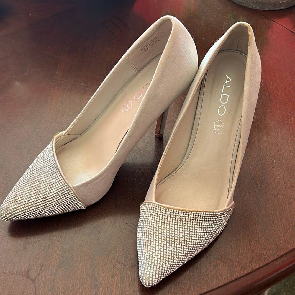 Also rhinestone pumps